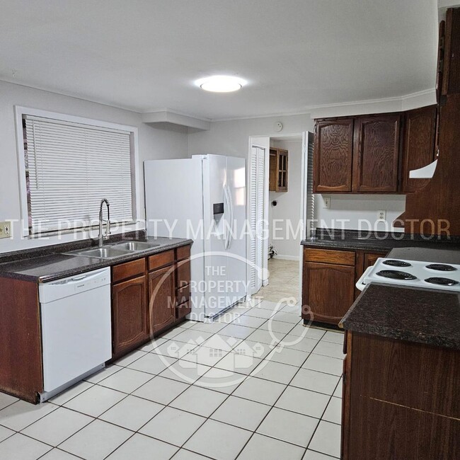 Photo - Welcome Home to your 4/2 in Seffner!