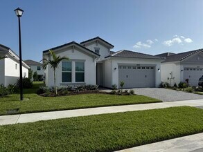 Building Photo - 14212 Spruce Pne Dr