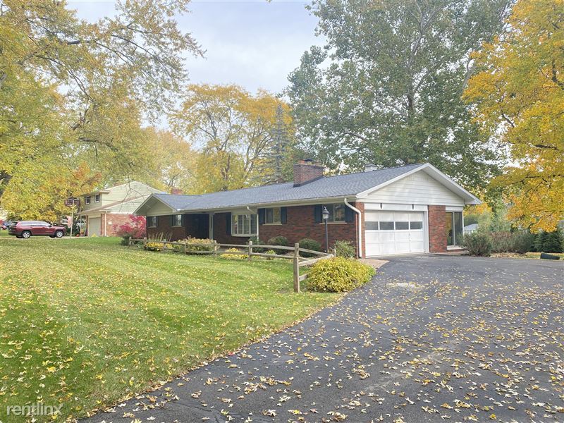 Primary Photo - 306 Edison Ave