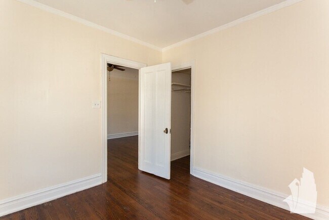 Foto del edificio - 540 W Briar Pl