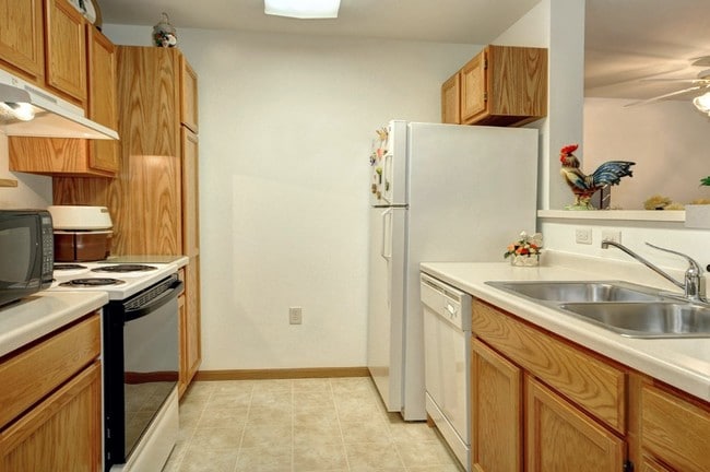 Building Photo - 328 Prairie Meadows Apartments II