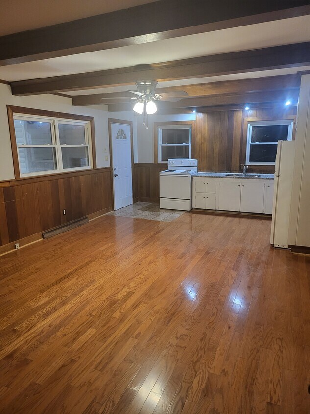 710 W 5th St Unit B, Siler City, NC 27344 Apartments 710 W 5th St Siler City, NC