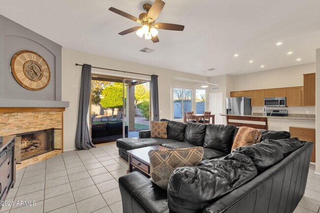 Building Photo - 410 W Helena Dr