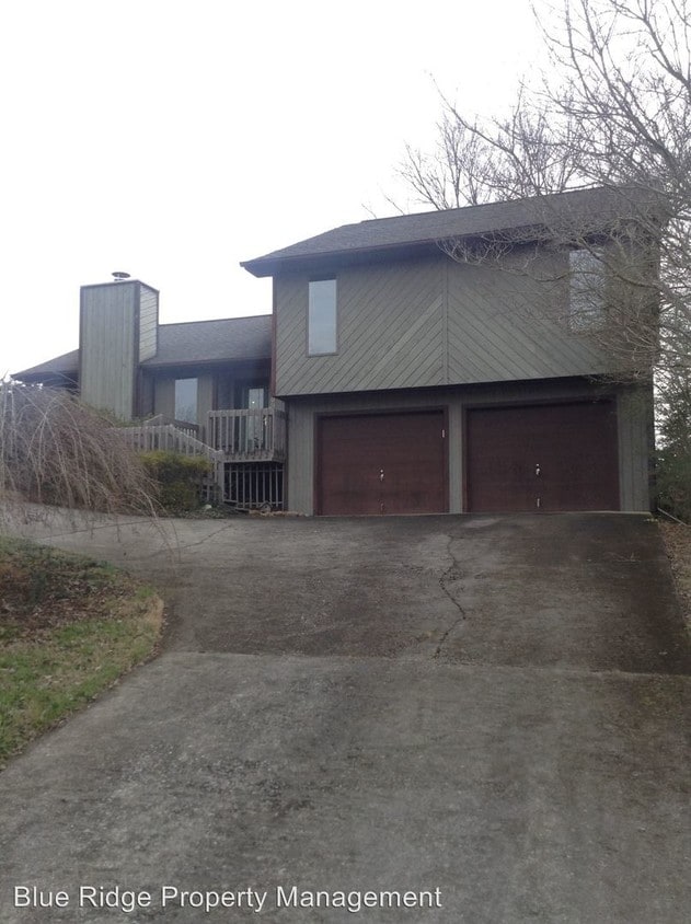 Primary Photo - 3 br, 2 bath House - 3600 Crest Road