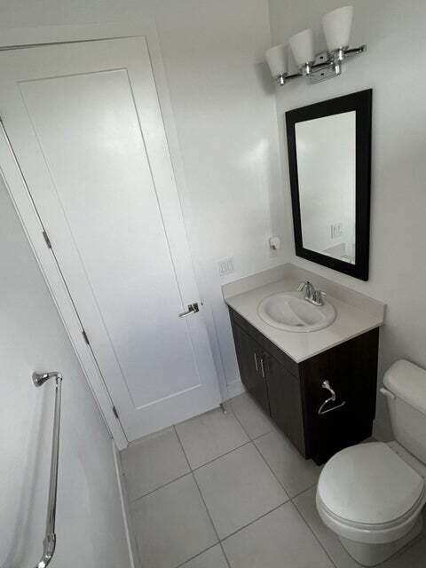 Foto del edificio - 5553 Quiet Lake Pl