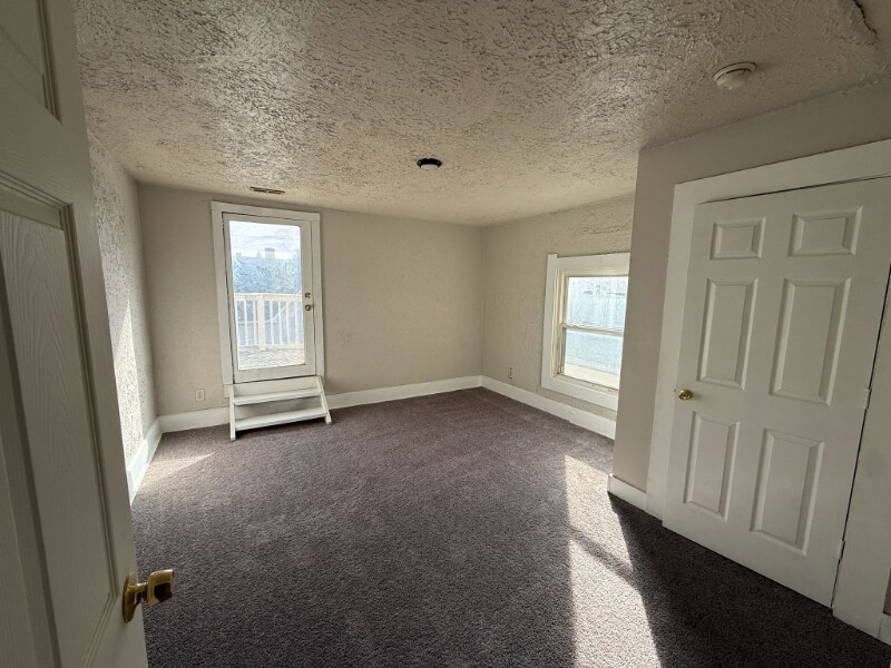 Foto del edificio - 250 Koehne St