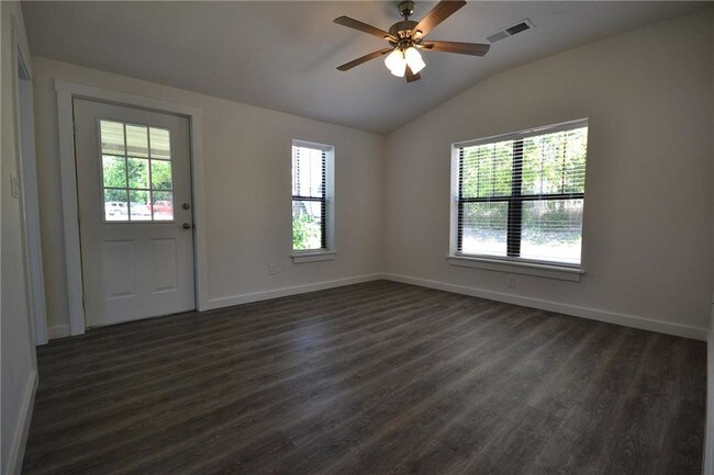 Foto del edificio - 3701 Ranch Rd 1869