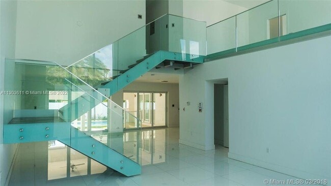 Building Photo - 1010 N Venetian Dr