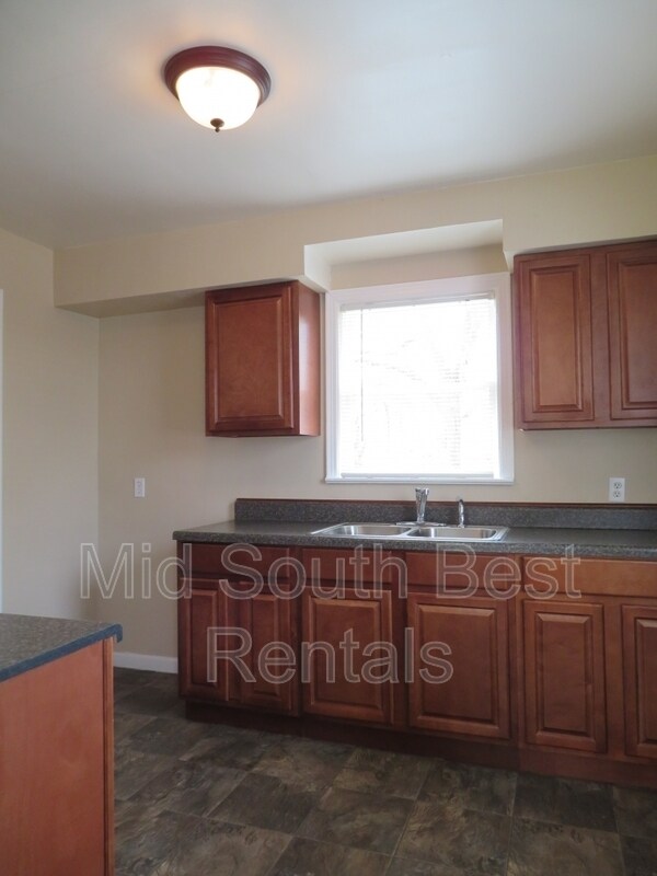 Building Photo - 1445 Catherine St