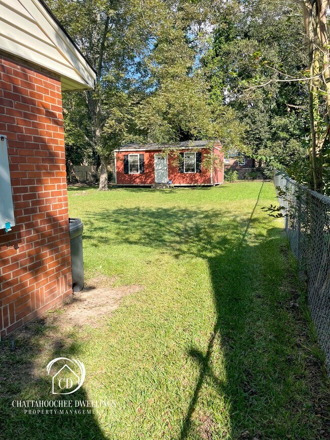 Foto del edificio - 526 Englewood Dr