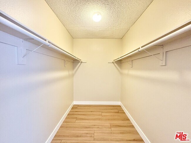 Foto del edificio - 6202 Fulton Ave