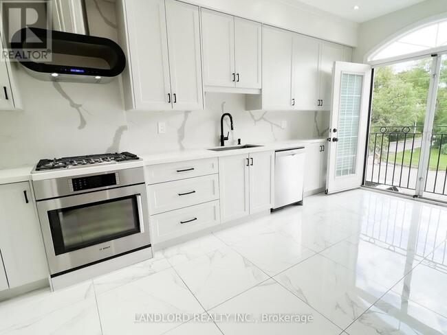 Building Photo - 33 Benson Ave