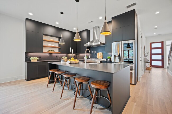 Foto del edificio - 4709 Walden Ct