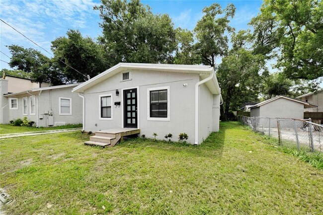 Building Photo - 116 W Sligh Ave