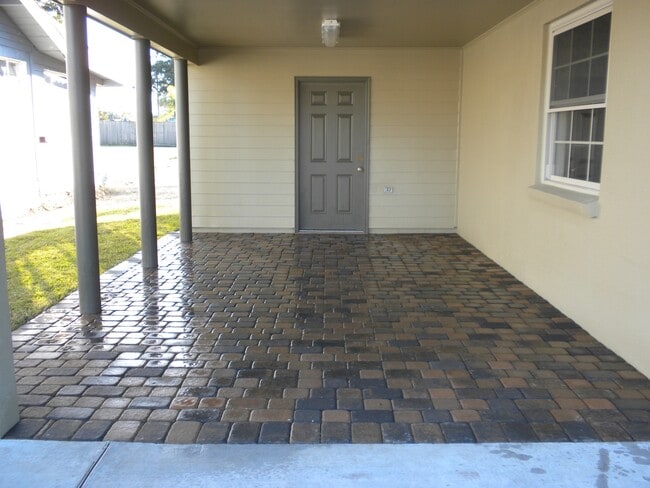 Building Photo - 107 Melvyn Dr