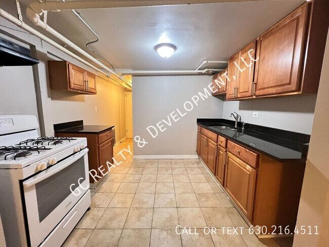Foto del edificio - 1732 W Wallen Ave