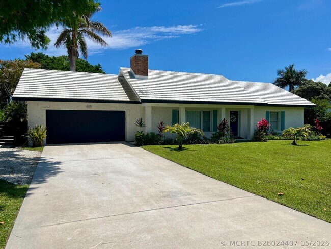 Building Photo - 1655 NW Fork Rd