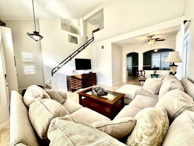 Building Photo - Picture Perfect Fully Furnished House! 3bd...