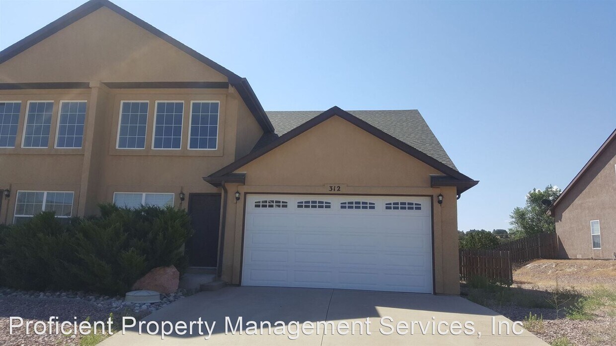 3 br, 2.5 bath House 312 Bellows House Rental in Cañon City, CO