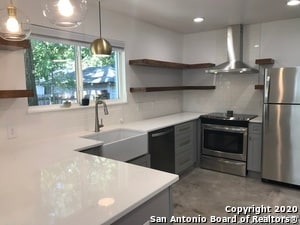 Building Photo - 423 W Woodlawn Ave