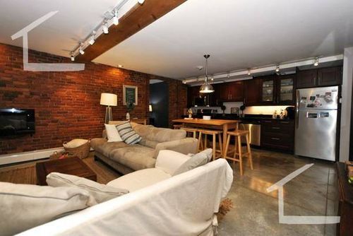 Foto del edificio - 1766 Beacon St