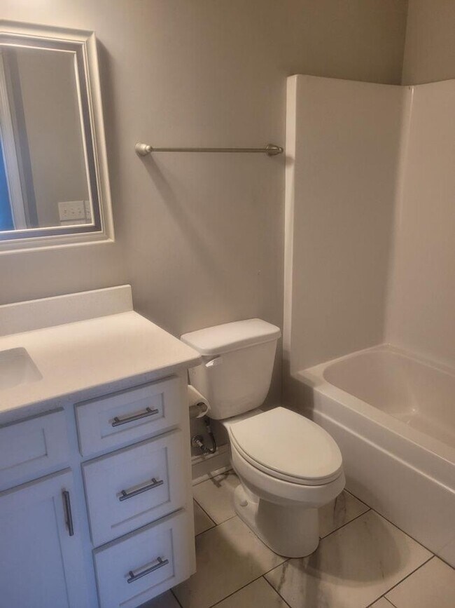 Foto del edificio - 8327 Faith Ln