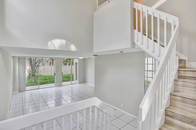 Foto del edificio - 10932 NW 12th Ct