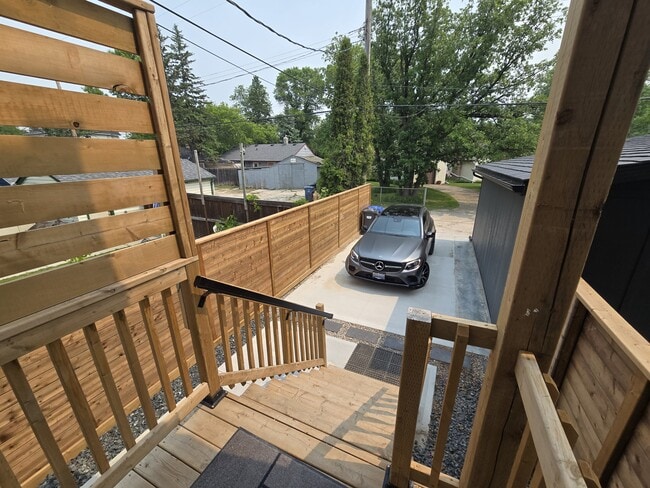 Building Photo - 504 Beaverbrook St