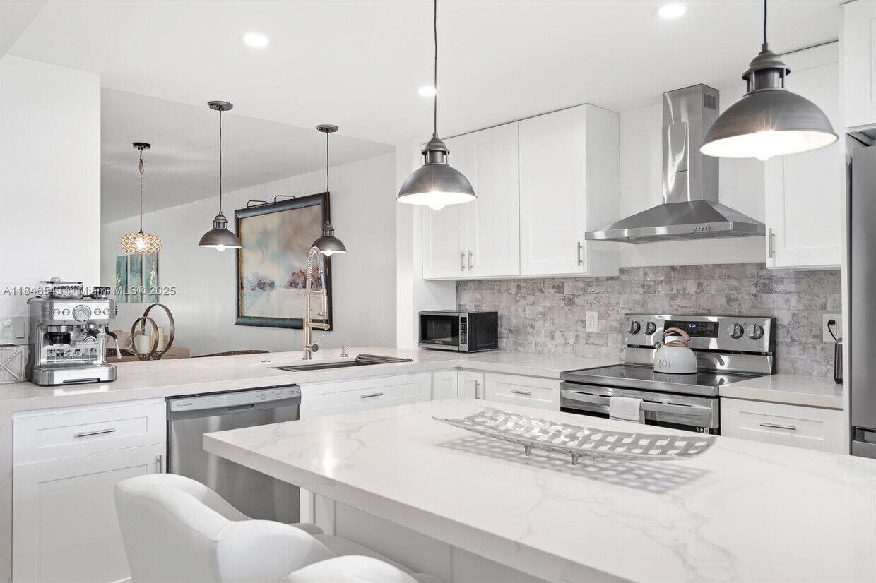Foto principal - 555 Banyan Tree Ln
