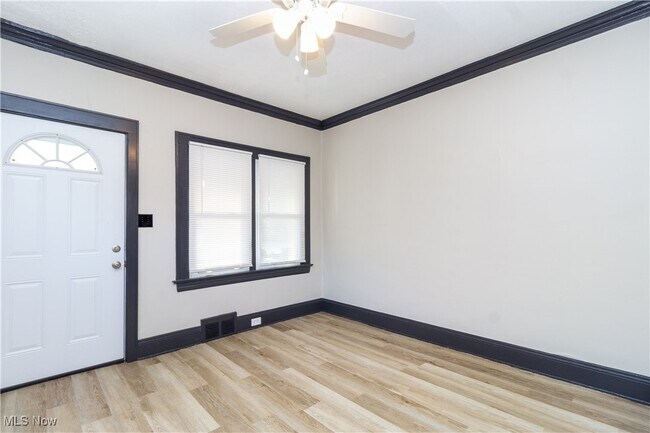 Building Photo - 3368-3370 W 105th St