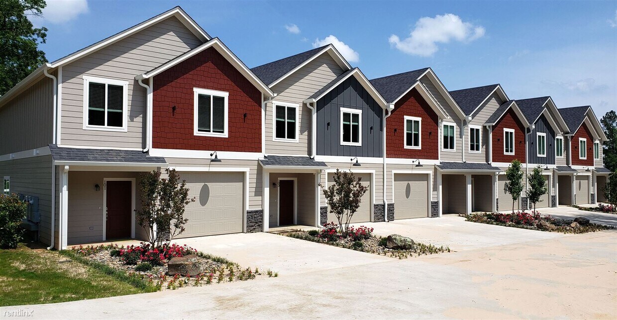 Foto principal - 3 br, 2.5 bath Townhome - 101 Corine St 105