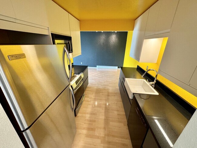 Foto del edificio - Lovely Fremont 2 Bedroom - Stellar Location! AVAILABLE 8/10/2026!