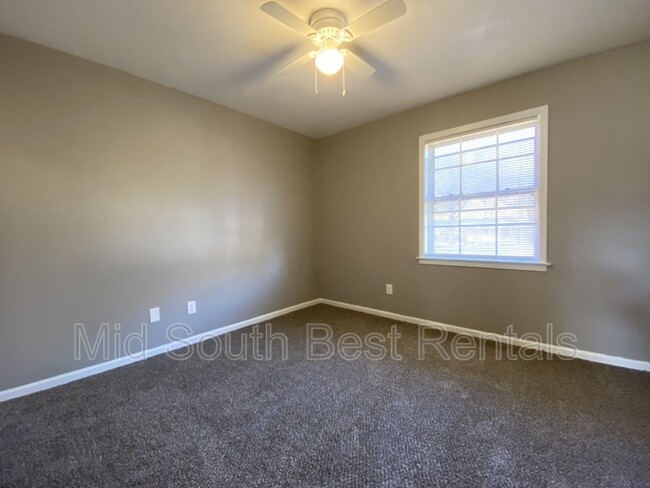 Building Photo - 5384 Millbranch Rd