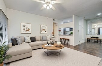 Building Photo - 2023 Gentryside Dr