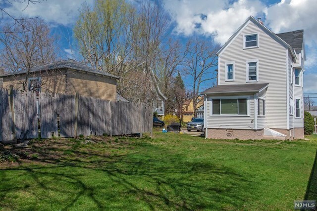 Primary Photo - 11 Spring Valley Ave
