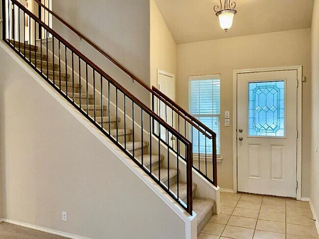 Foto del edificio - 8720 Blackvireo Dr