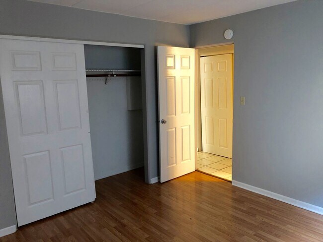 Foto del edificio - Well Maintained 1 Bedroom/1 Bath Unit Grea...