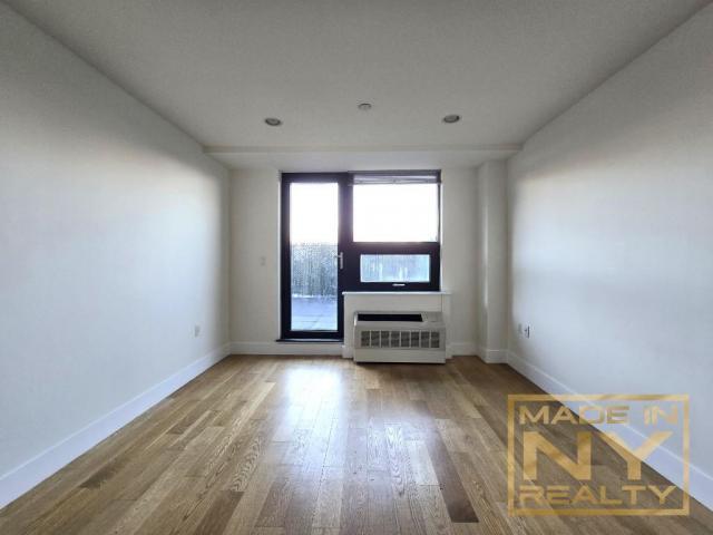 Foto del edificio - 1 bedroom in REGO PARK NY 11374