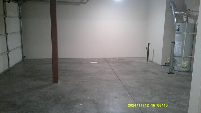 Foto del edificio - MOVE IN SPECIAL!! Spacious 3 bed 2.5 bath townhouse
