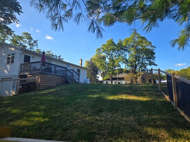 Foto del edificio - 5409 Indian Fields Rd