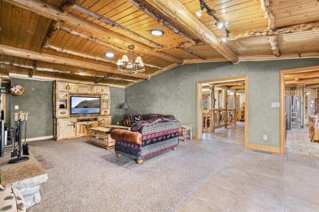 Building Photo - 306 Lona Dr