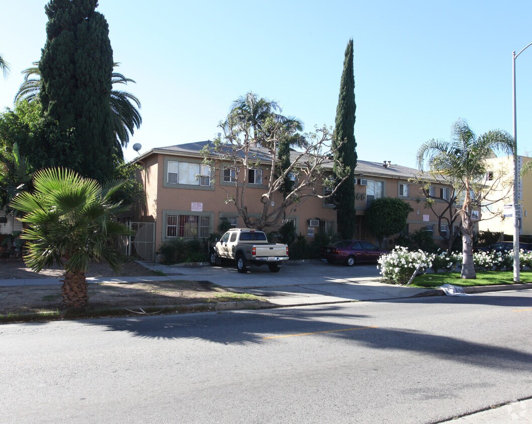 Primary Photo - 6566 W Fountain Ave