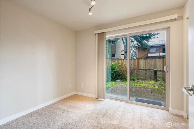 Foto del edificio - Urban Townhome in Lake City – 3B/2B, Garag...