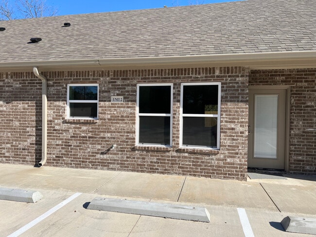 Building Photo - 2602 Seaton St.