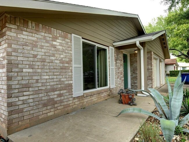 Foto del edificio - 11108 Applewood Dr