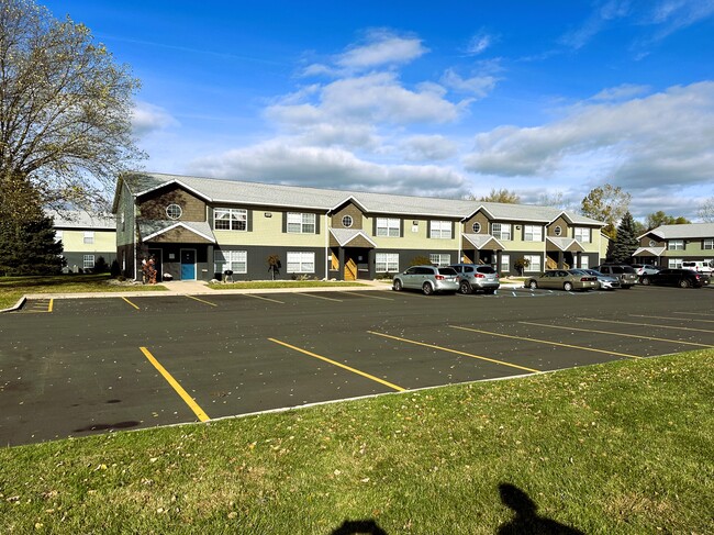 Building Photo - Emerald Pointe Apartments