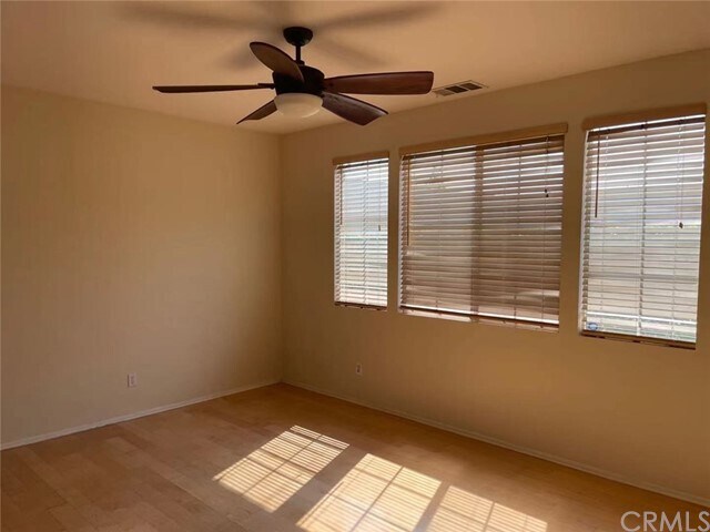 Building Photo - 1135 N Solano Privado