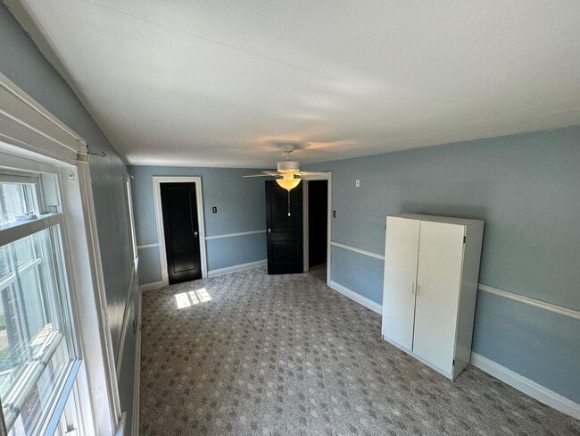 Building Photo - 3 bedroom 1 bath single family home