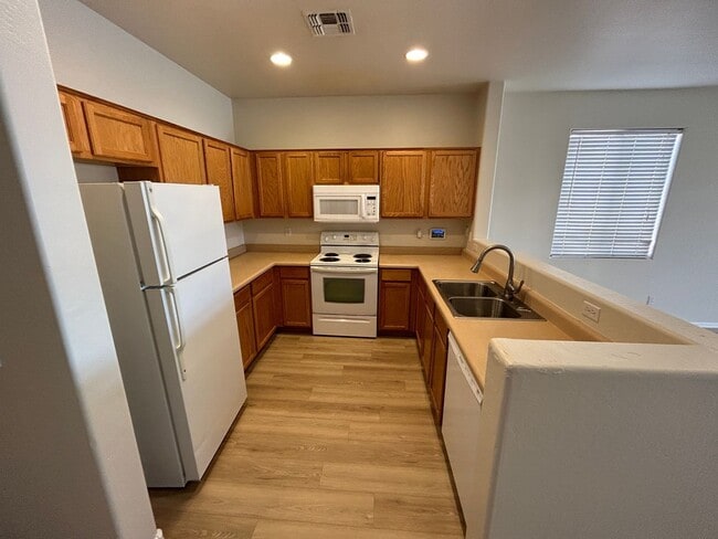 Building Photo - 6315 S 69th Glen