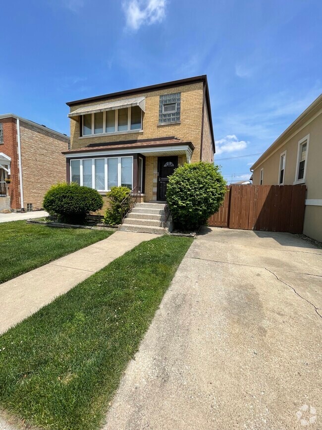 Building Photo - 5735 S Meade Ave